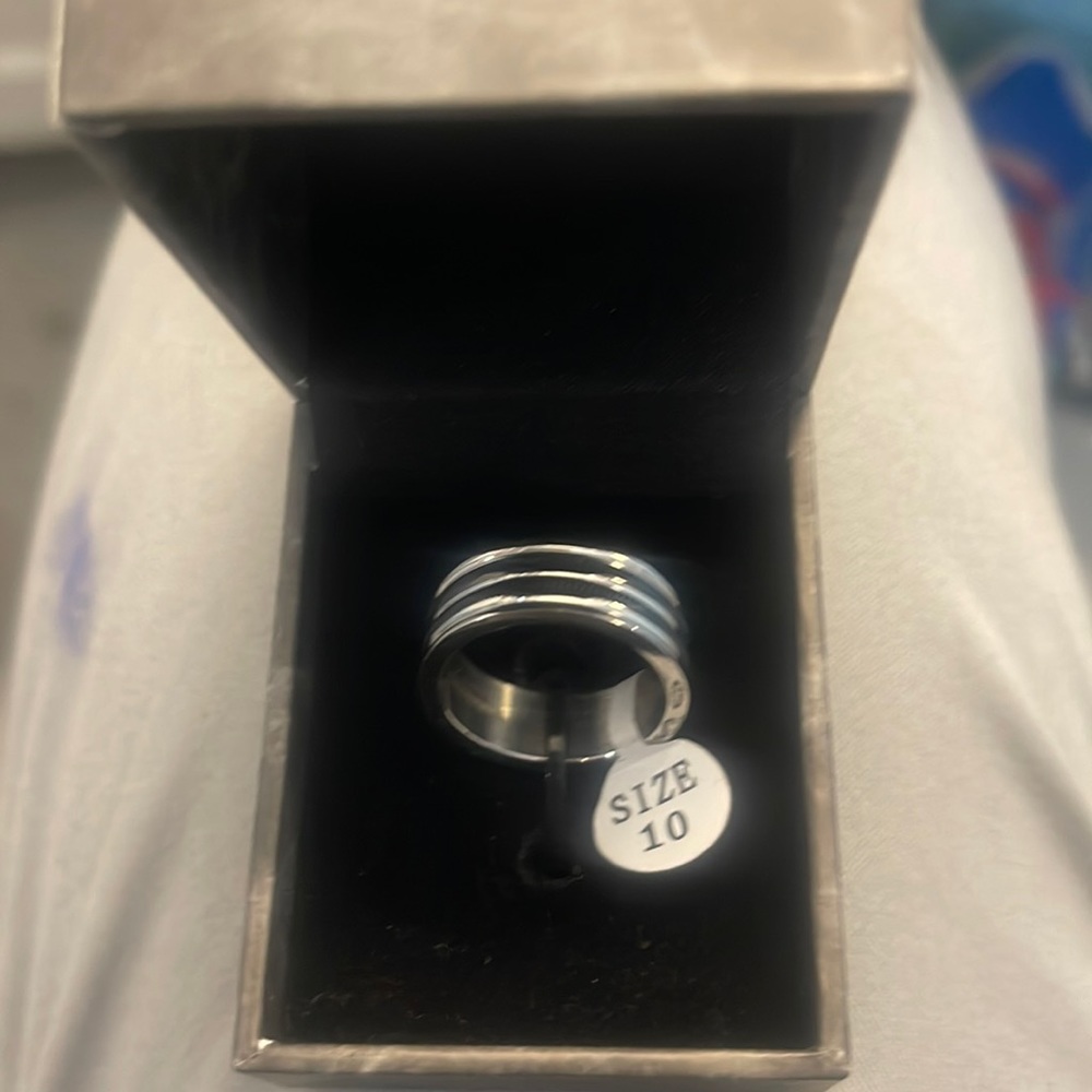 New Stainless steel Size 10 Men’s Ring with box